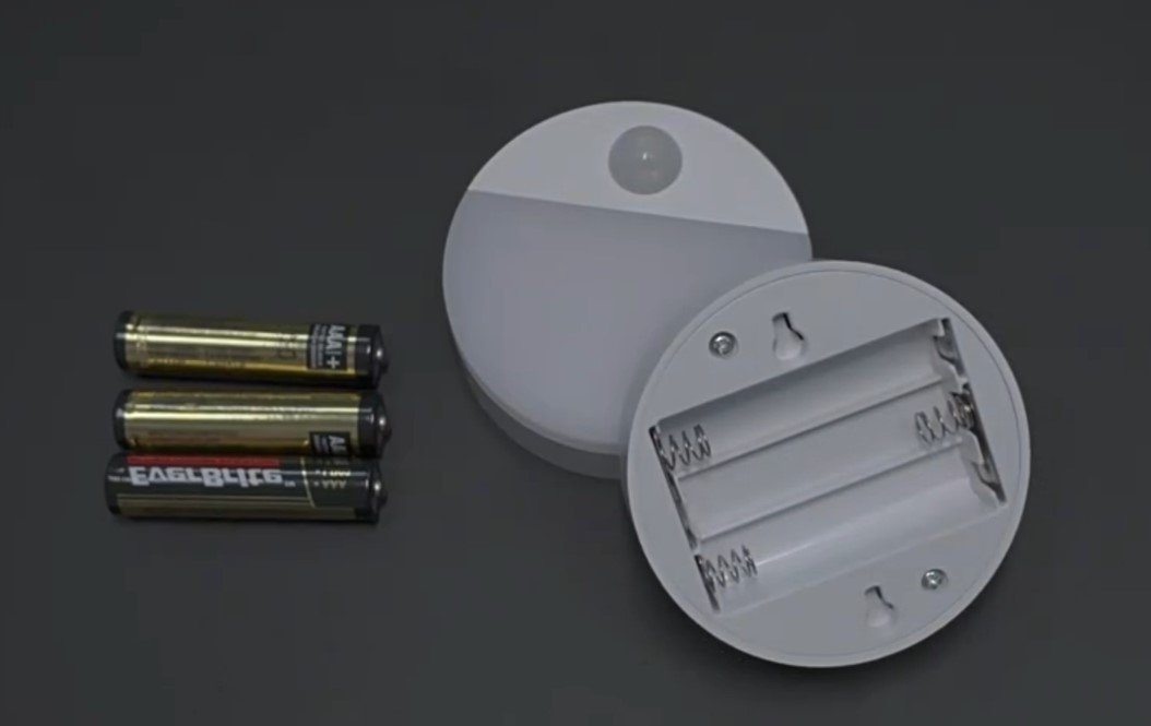 S031-Round Single Color LED Motion Sensor Night Light, AA Battery Powered Wireless Sensor Lamp for Bedroom, Toilet, Closet & Hallway - Image 12